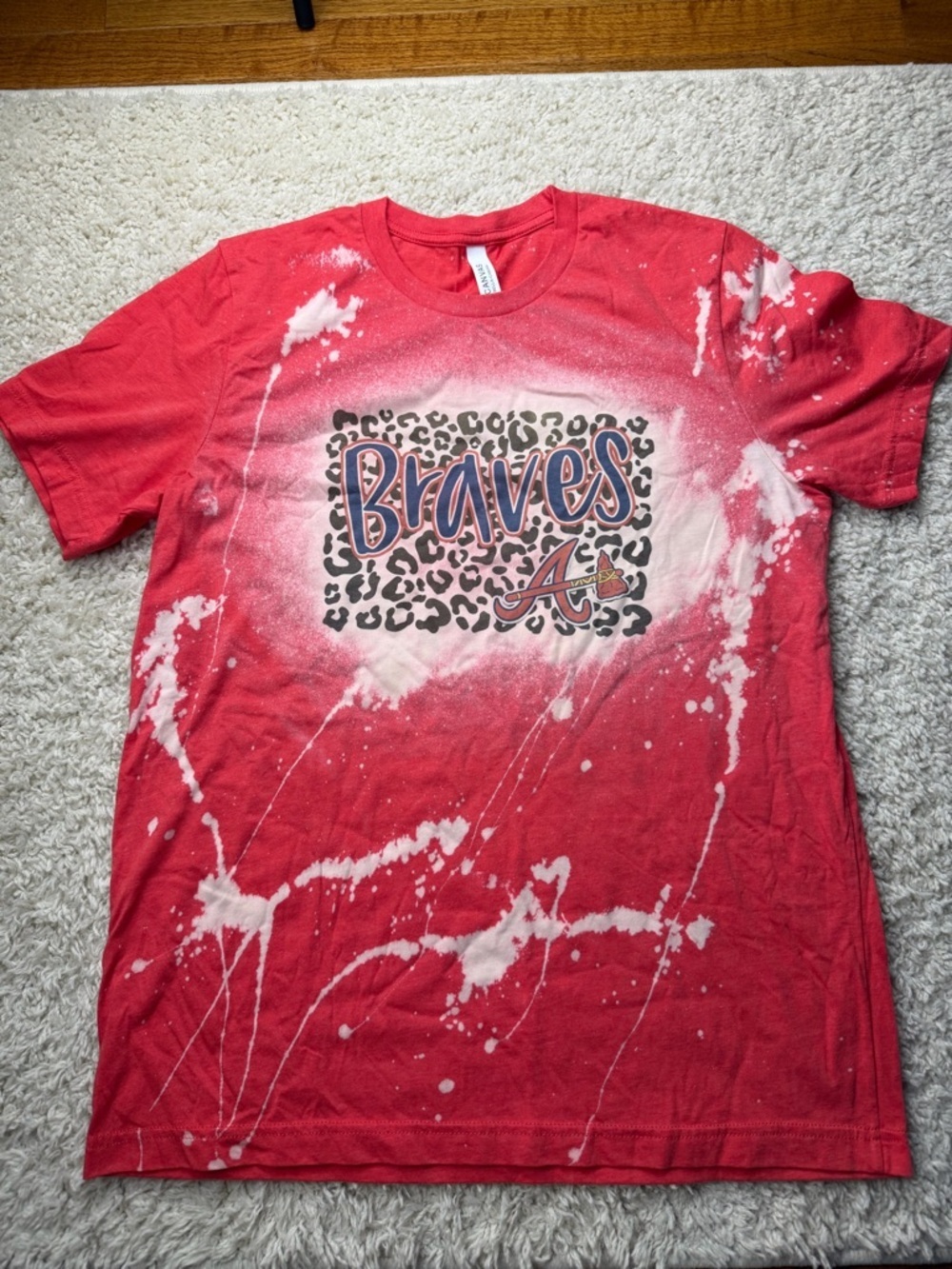 Women’s Large Braves Graphic Tee